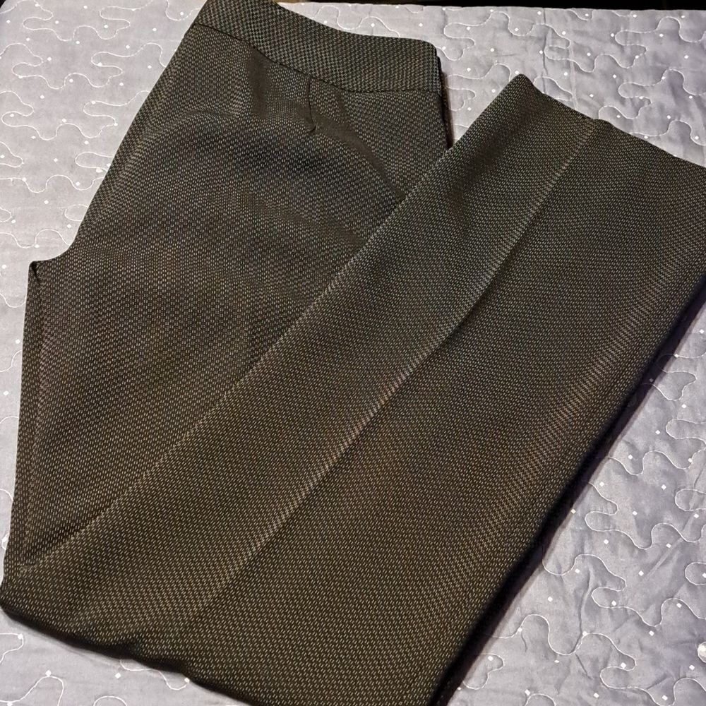 Signature by Larry Levine Black lined pants size 4